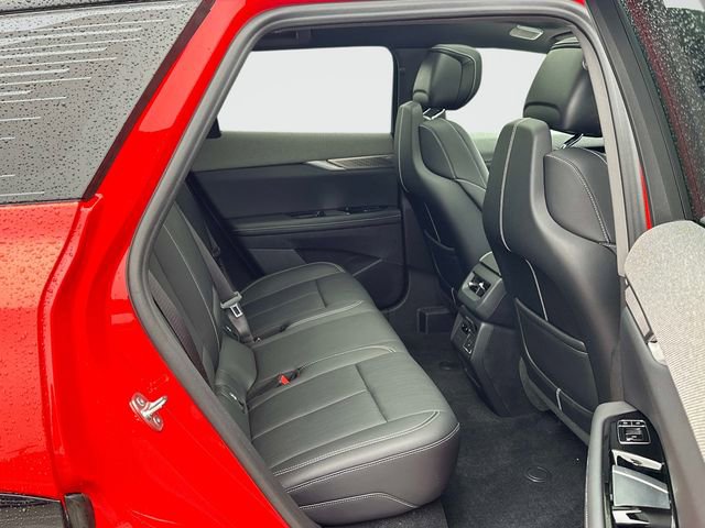 Used 2025 Cadillac Optiq Sport 2 w/ LPO, Floor Liner Package AWD/4WD image 21