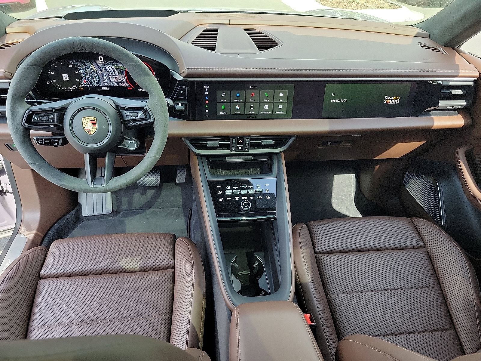New 2024 Porsche Macan 4 Electric AWD/4WD image 12