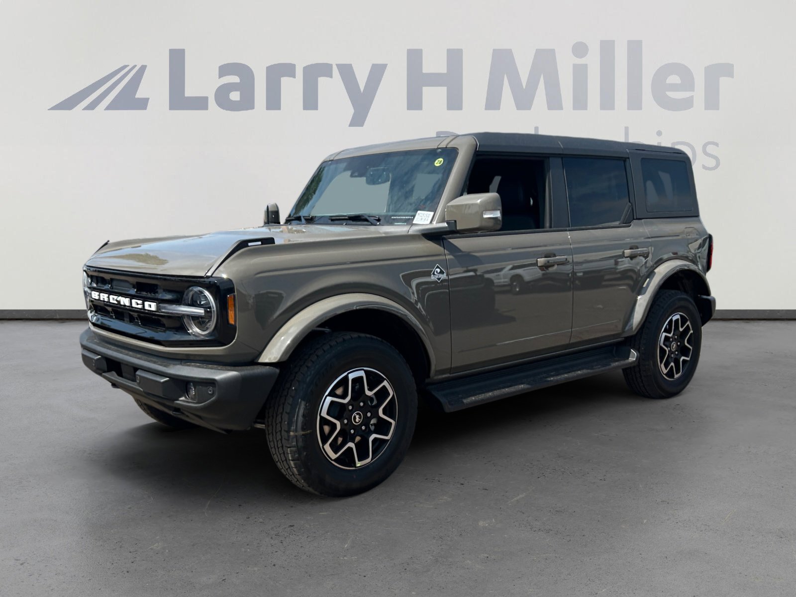 New 2025 Ford Bronco Outer Banks