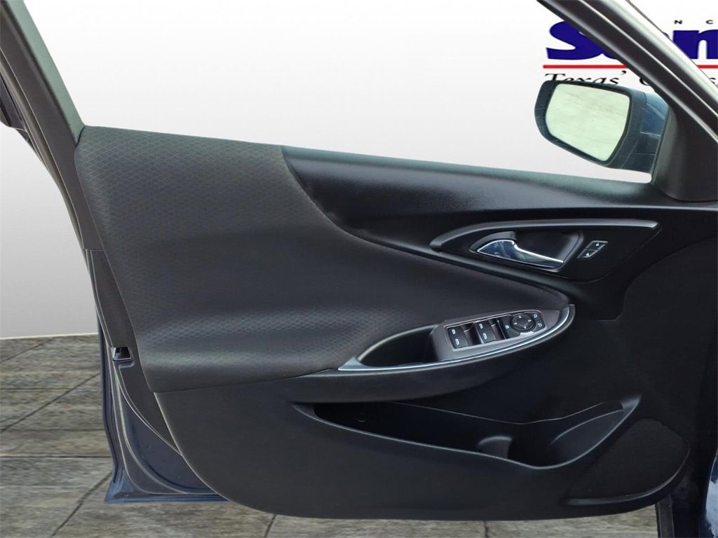 Used 2021 Chevrolet Malibu LT image 9