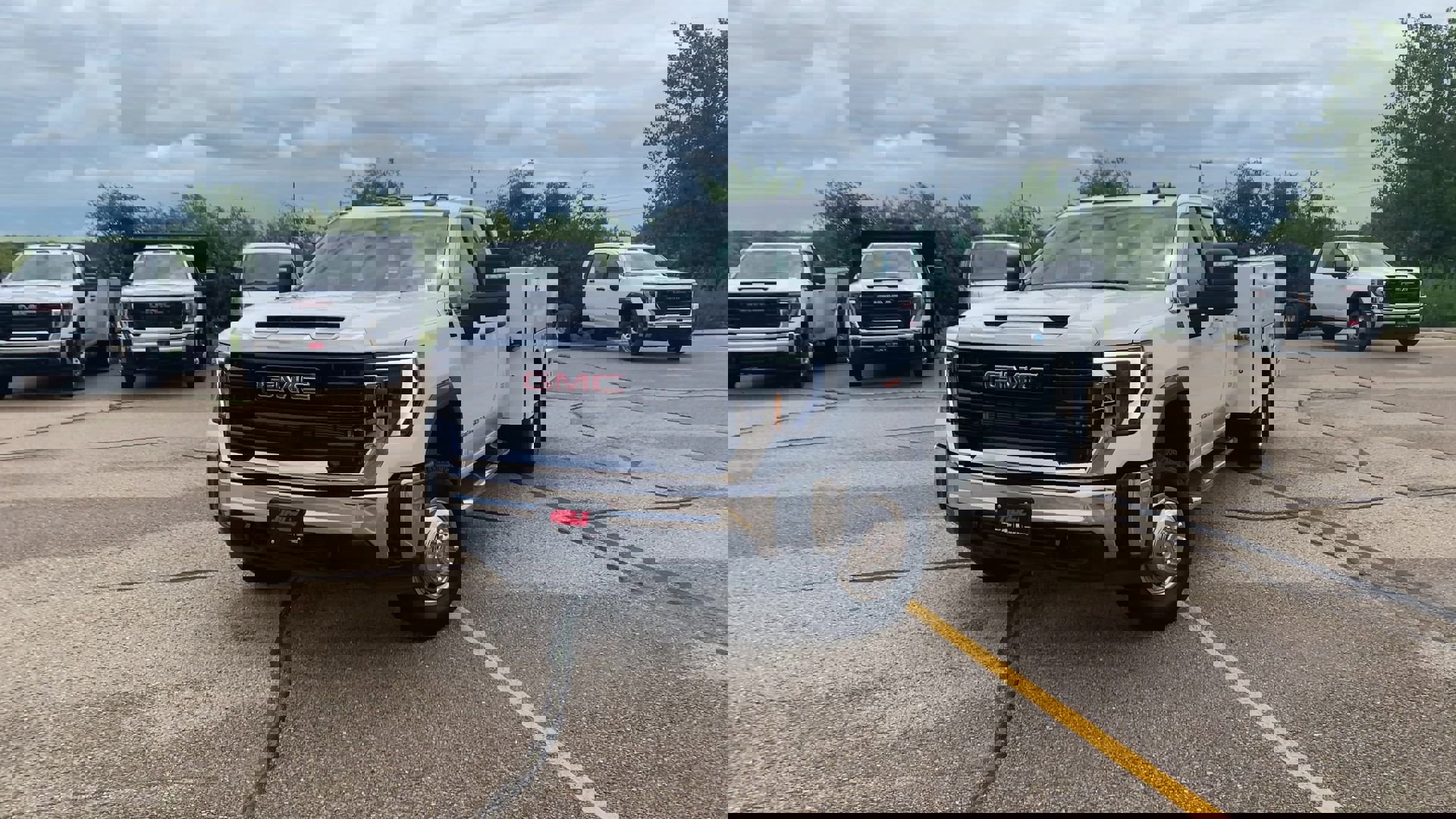 New 2024 GMC Sierra 3500 Pro w/ Fleet Convenience Package image 4