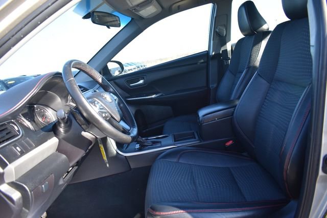 Used 2015 Toyota Camry SE image 19