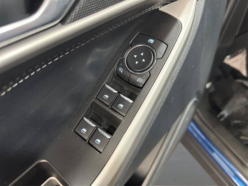 Used 2022 Ford Explorer XLT AWD/4WD image 29