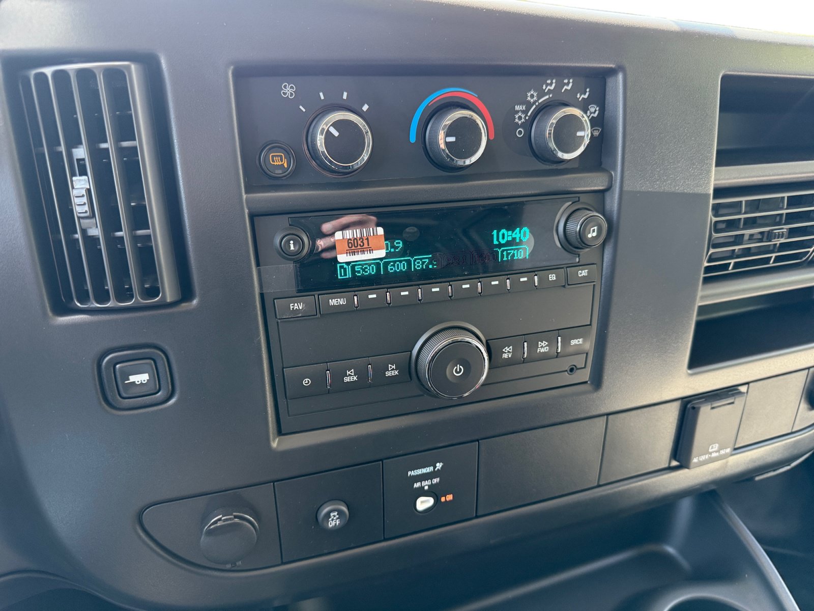 New 2026 Chevrolet Express 3500 RWD image 12