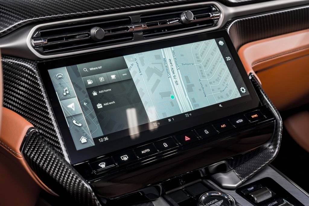 Used 2025 Aston Martin Vanquish image 23