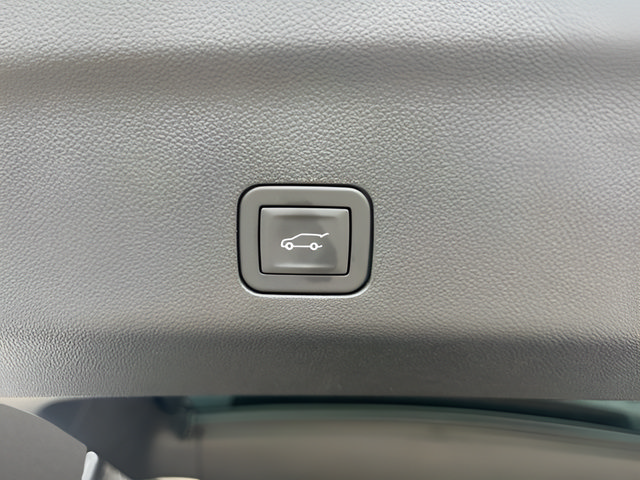 New 2026 Chevrolet Suburban Premier RWD image 10