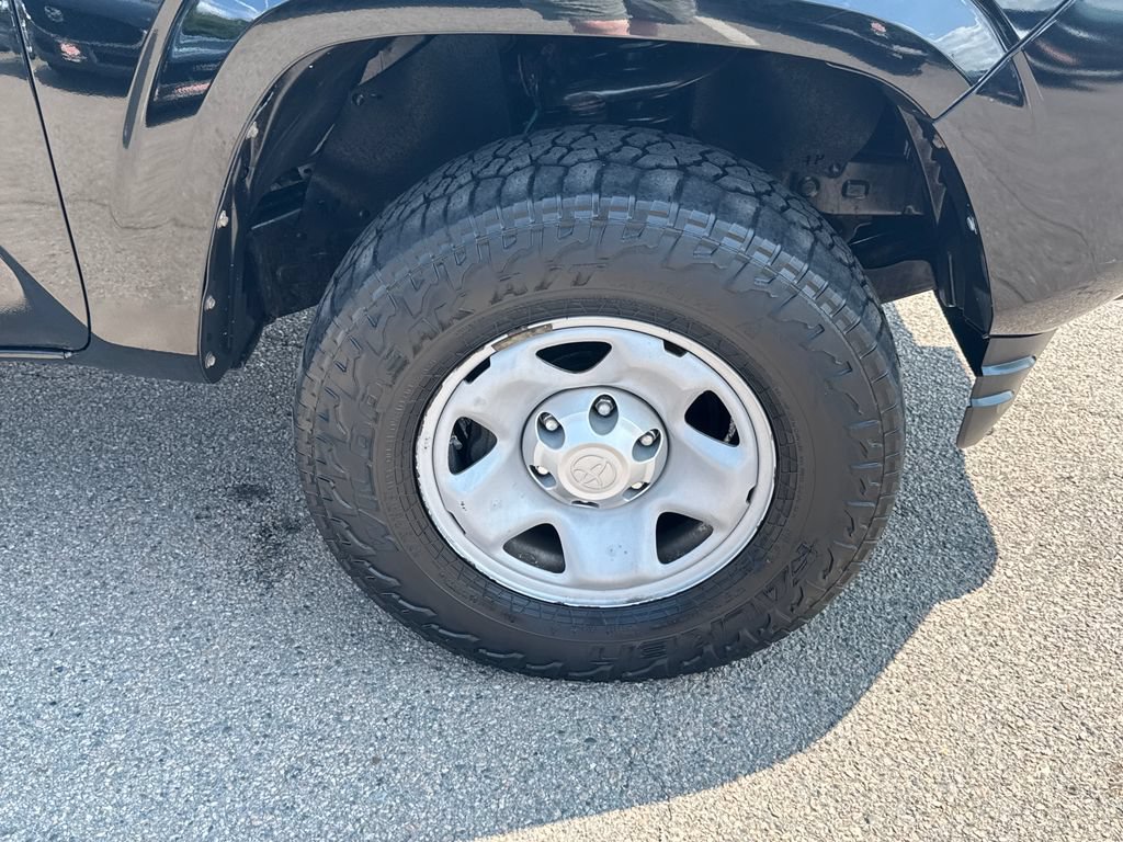 Used 2018 Toyota Tacoma SR5 AWD/4WD image 41