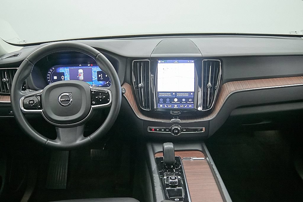 Certified 2023 Volvo XC60 B5 Plus w/ Protection Package Premier AWD/4WD image 24