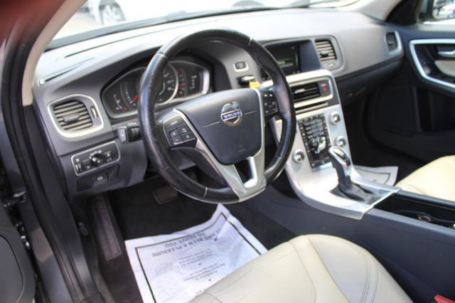 Used 2017 Volvo S60 T5 Dynamic FWD image 8