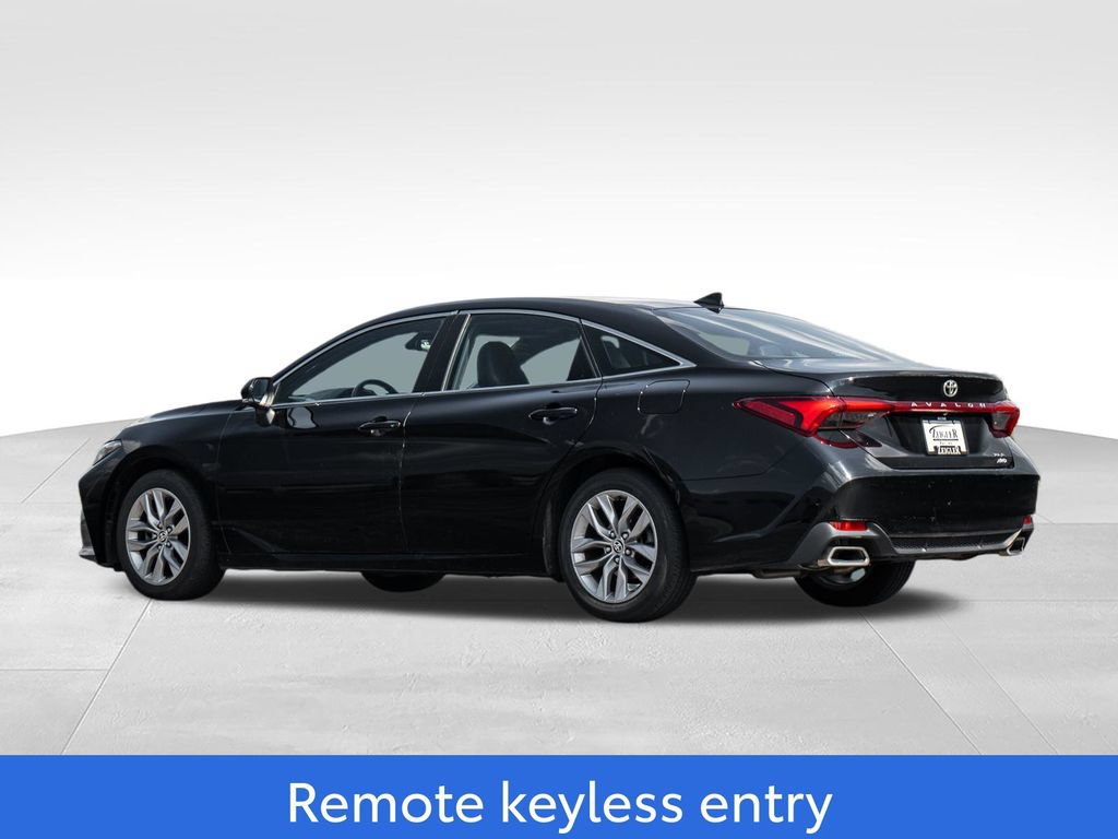 Used 2021 Toyota Avalon XLE w/ Moonroof Package AWD/4WD image 5
