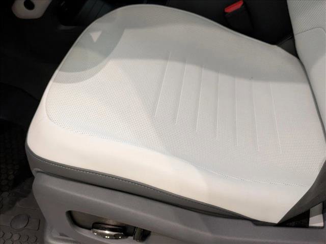 New 2026 Land Rover Defender 110 OCTA image 4