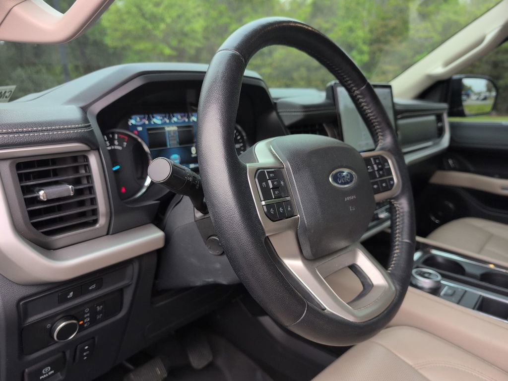 Used 2022 Ford Expedition XLT image 33