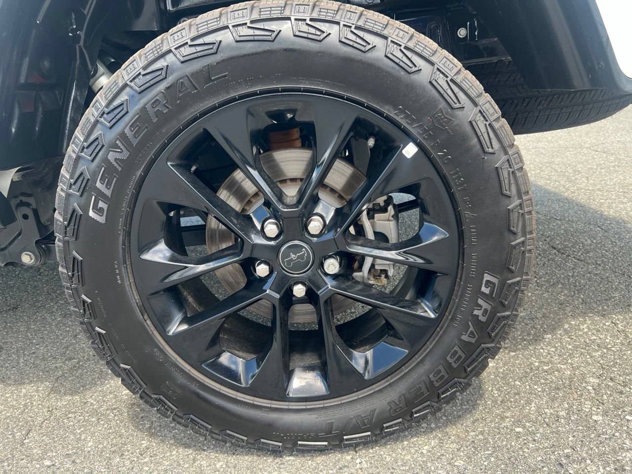 Used 2022 Jeep Gladiator Overland AWD/4WD image 17
