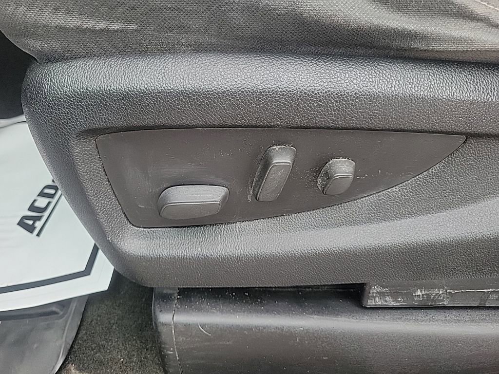 Used 2014 Chevrolet Silverado 1500 LT w/ LT Convenience Package image 18