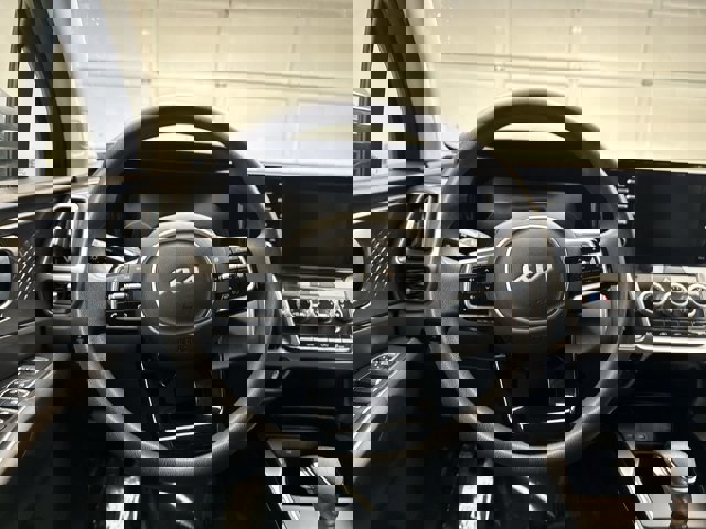 Used 2023 Kia Sorento LX image 12