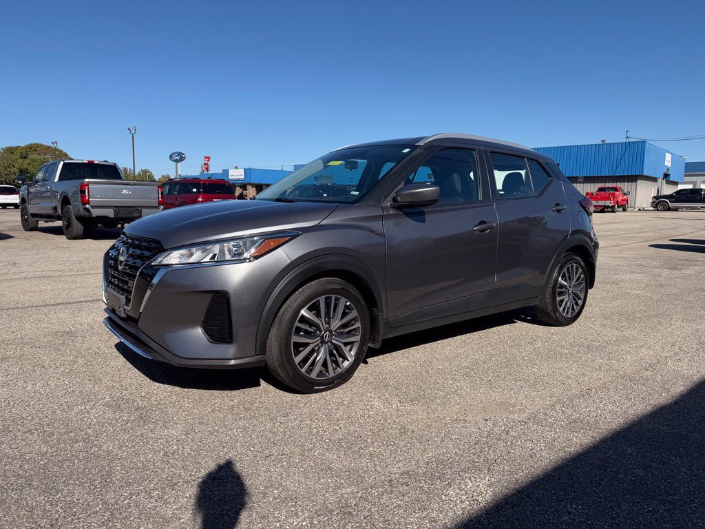 Used 2023 Nissan Kicks SV FWD image 3