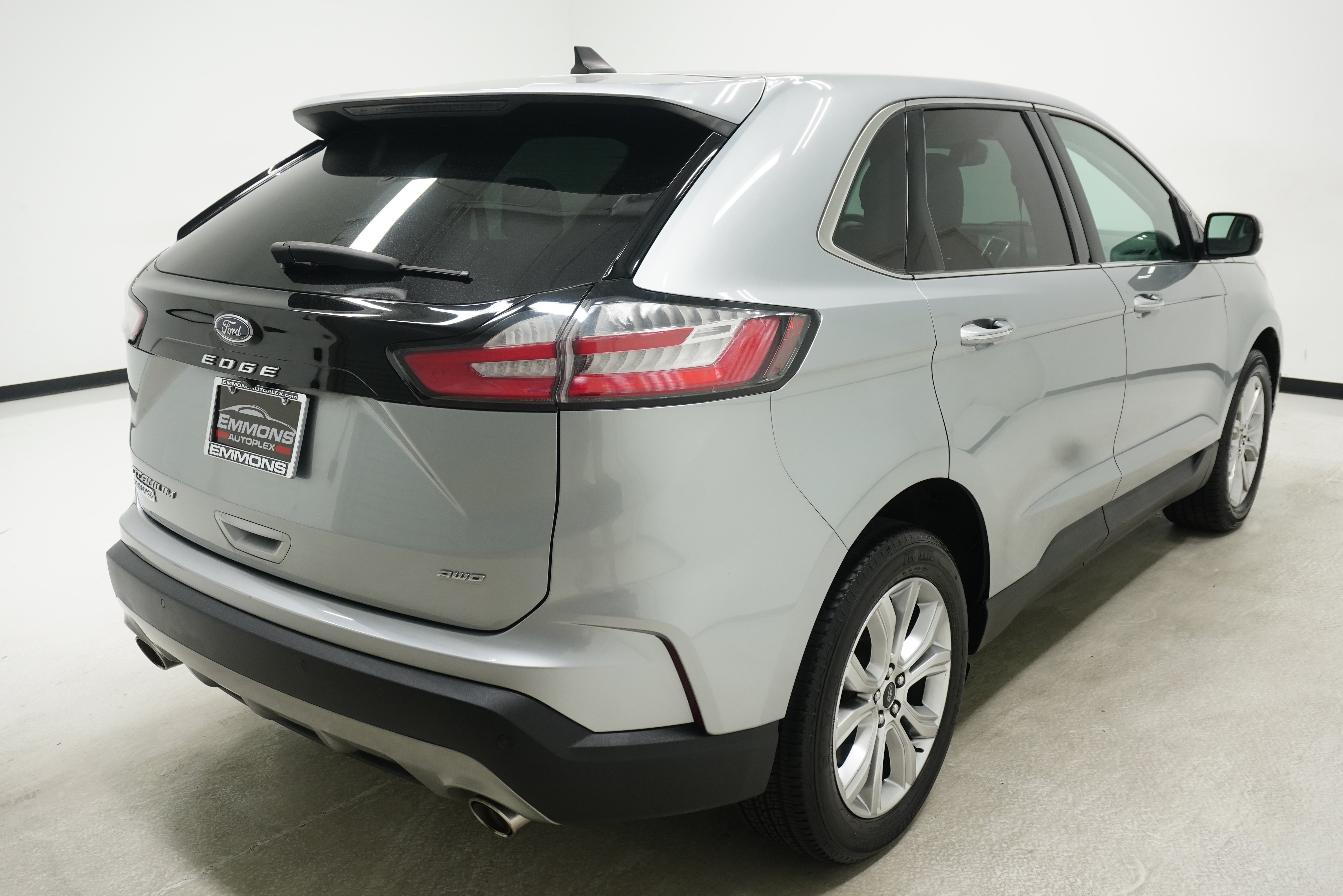 Used 2024 Ford Edge Titanium AWD/4WD image 4