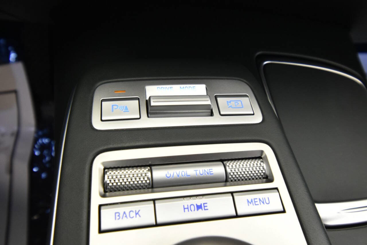 Used 2022 Genesis GV70 2.5T w/ Advanced Package image 20