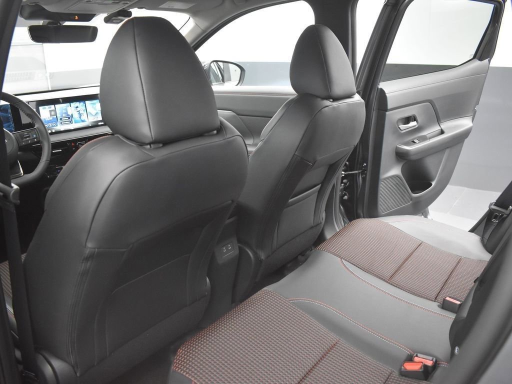 New 2026 Nissan Kicks SR w/ Illumination Package image 14