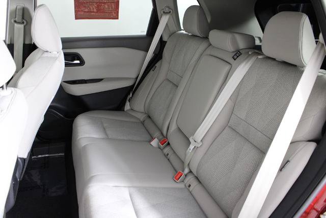 Certified 2024 Nissan Rogue SV FWD image 21