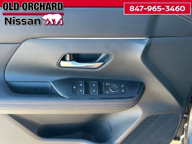 Used 2025 Nissan Kicks SR image 10