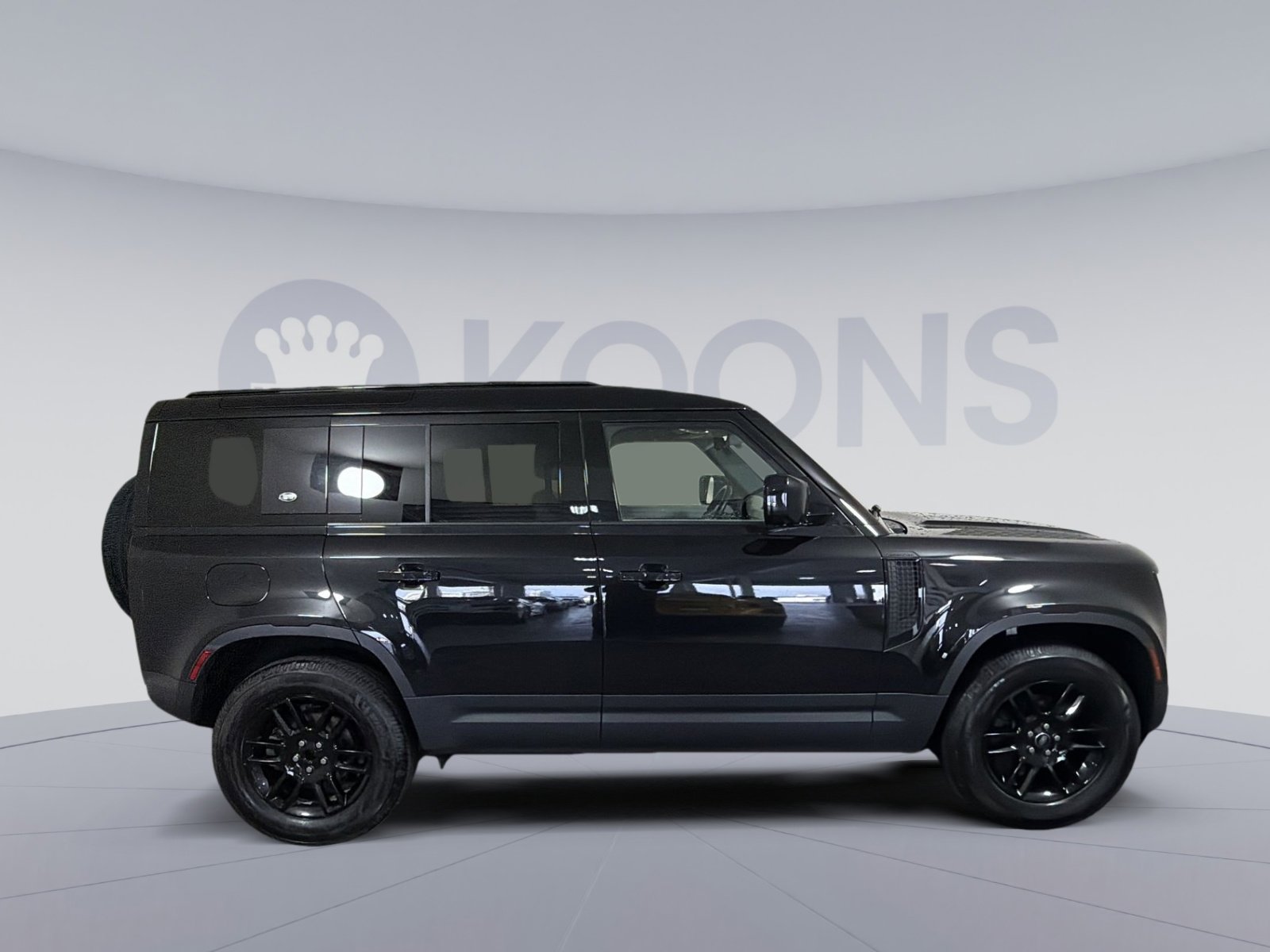 Used 2023 Land Rover Defender 110 S image 8