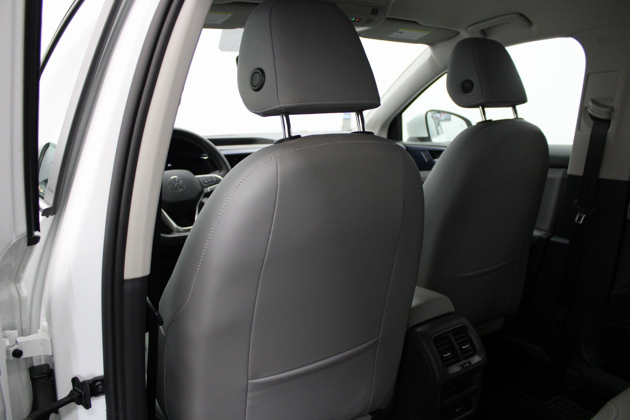 Used 2022 Volkswagen Taos SE image 21