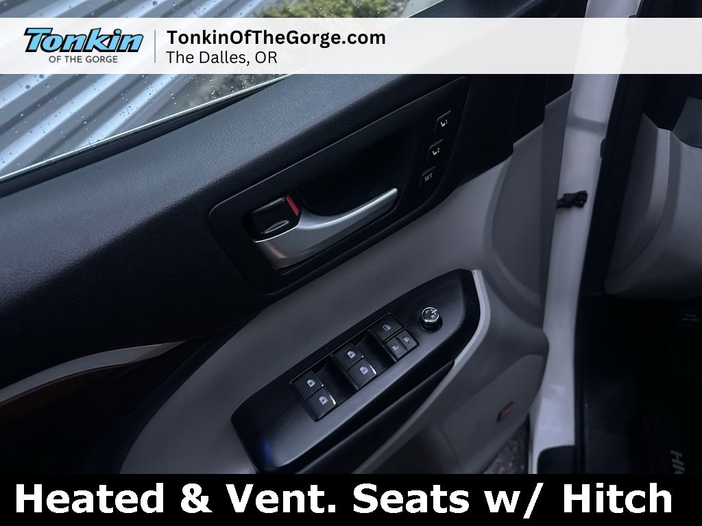 Used 2016 Toyota Highlander Limited image 13
