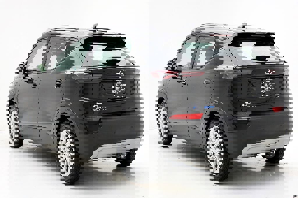 Used 2023 Chevrolet Bolt EUV LT w/ Comfort Package image 6