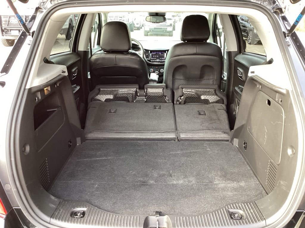 Used 2021 Chevrolet Trax LT w/ Premium Seat Package image 11