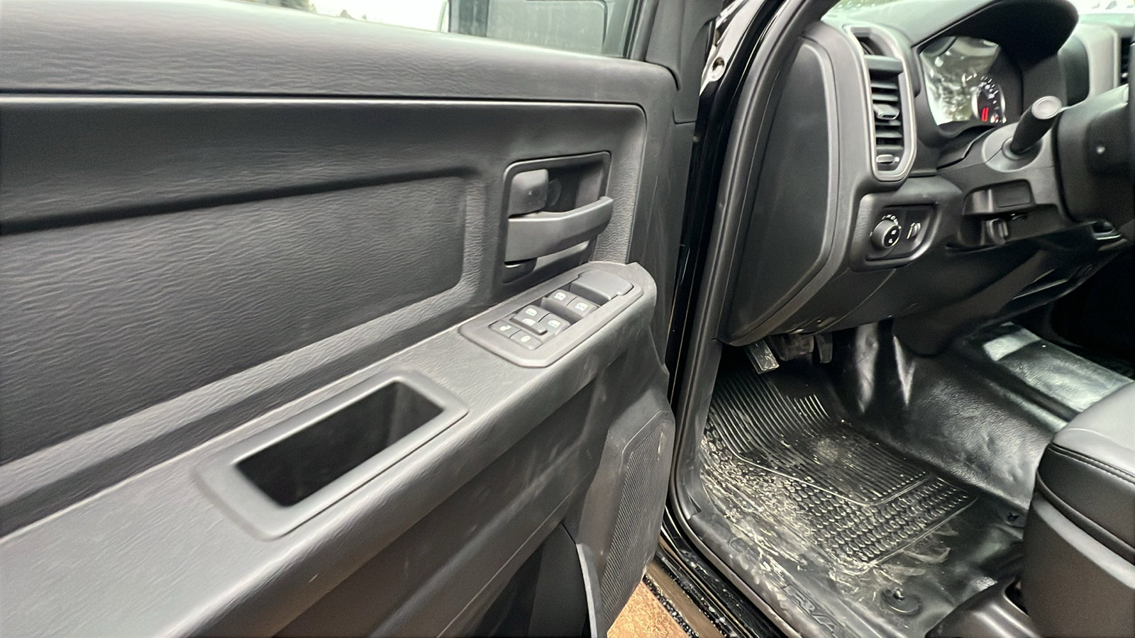 New 2026 RAM 2500 Tradesman w/ Chrome Appearance Group image 15