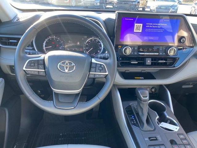 Used 2024 Toyota Highlander XLE image 7