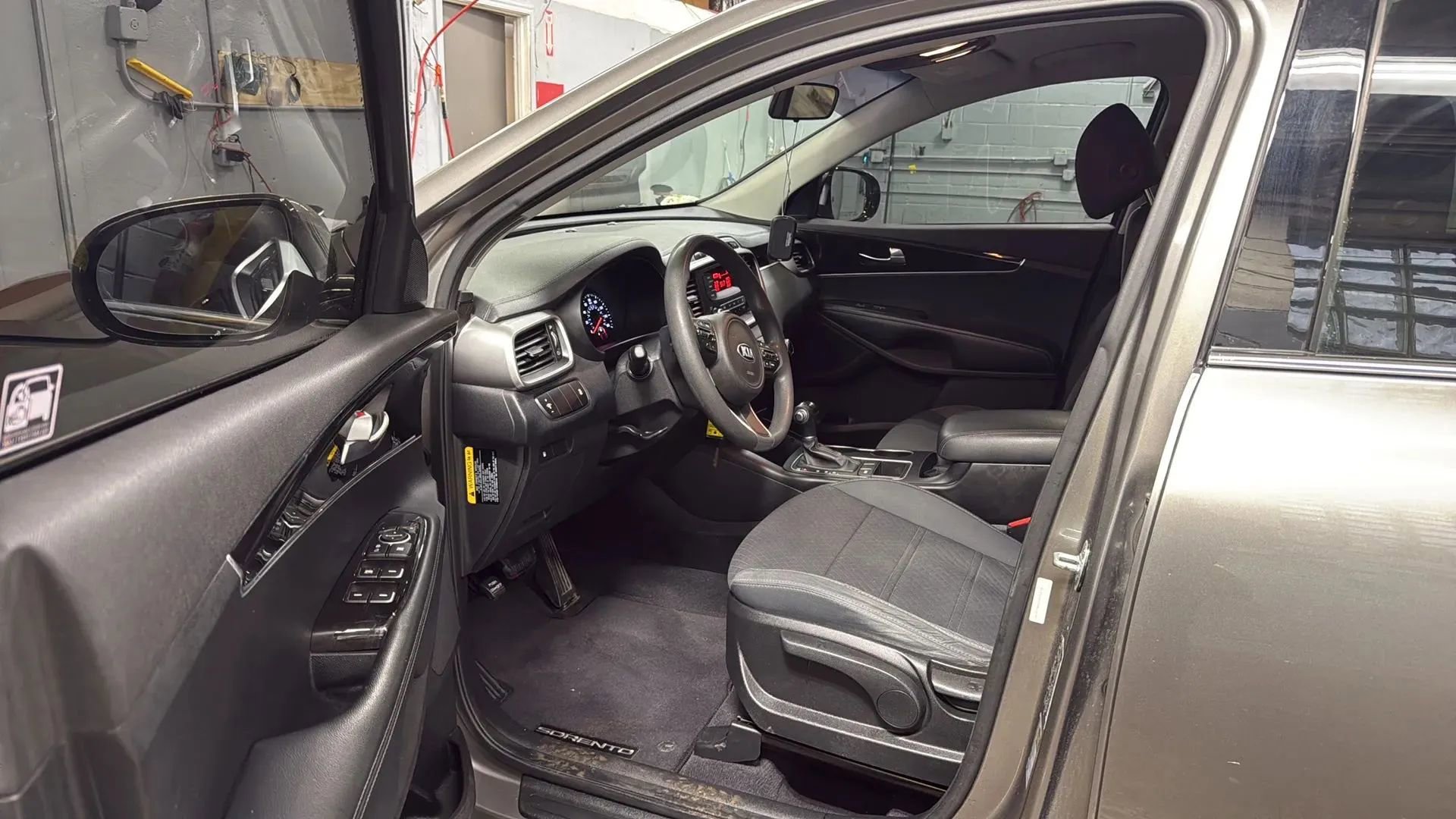 Used 2017 Kia Sorento L image 22