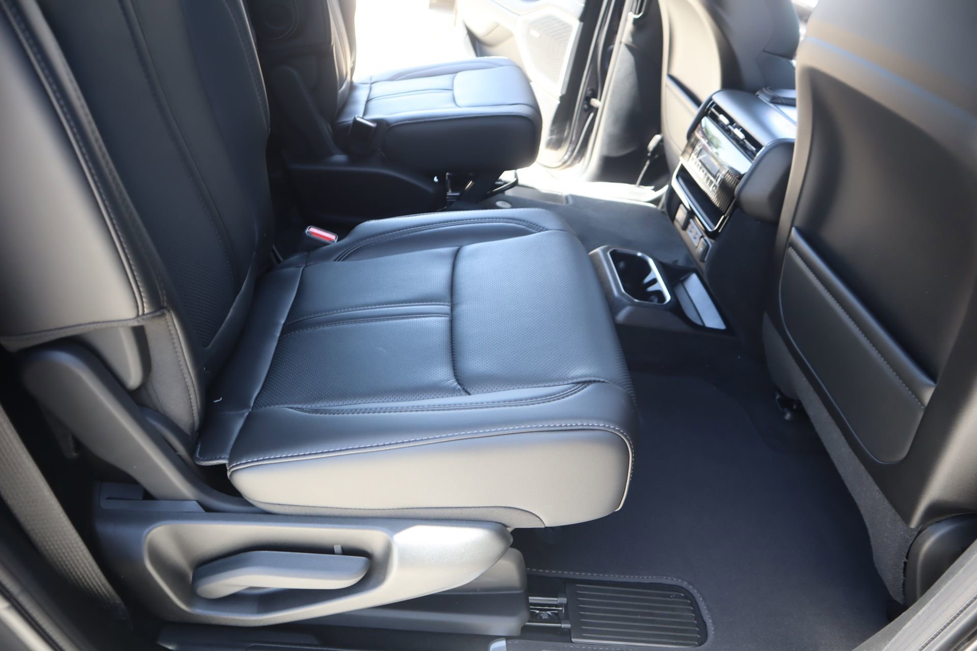 New 2026 Jeep Grand Wagoneer 4WD image 16