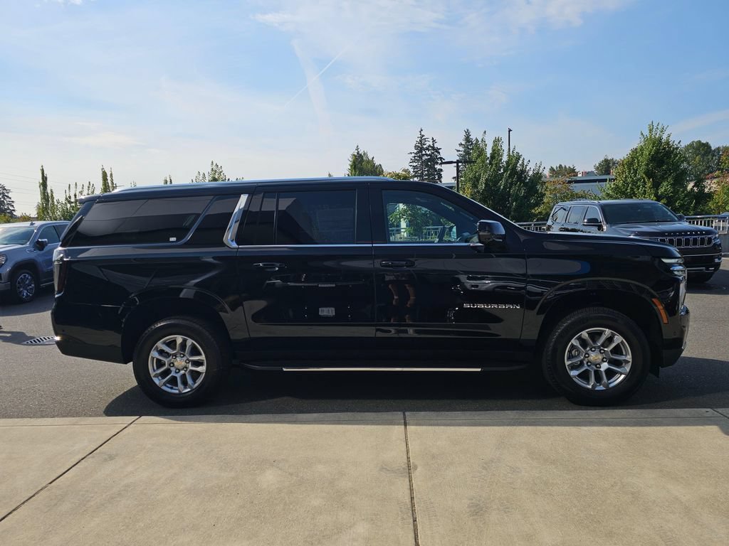 New 2026 Chevrolet Suburban LT w/ Comfort Package AWD/4WD image 8