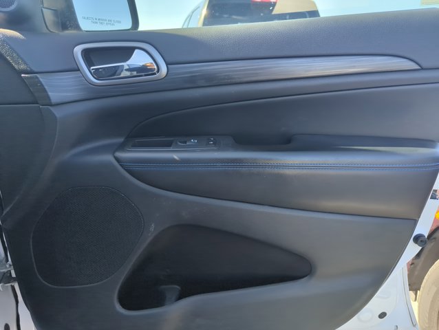 Used 2019 Jeep Grand Cherokee Laredo image 22