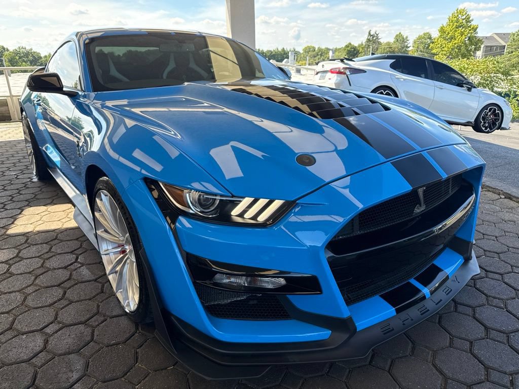 Used 2022 Ford Mustang Shelby GT500 w/ Technology Package RWD image 4