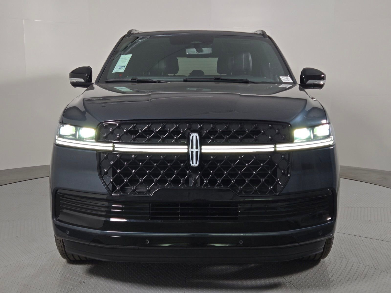 New 2026 Lincoln Navigator L Reserve w/ Jet Appearance Package AWD/4WD image 10