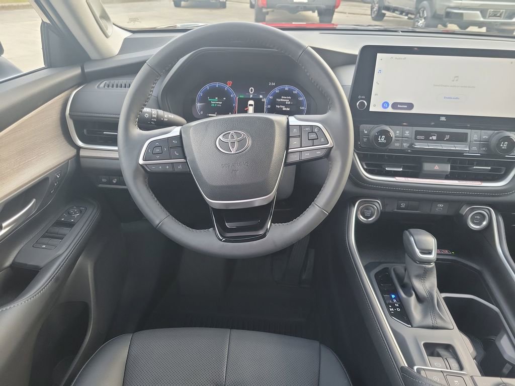 Used 2025 Toyota Grand Highlander Limited image 24