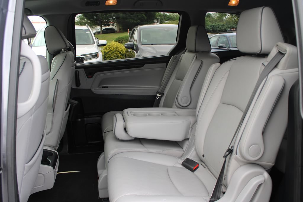 Used 2023 Honda Odyssey Elite image 12
