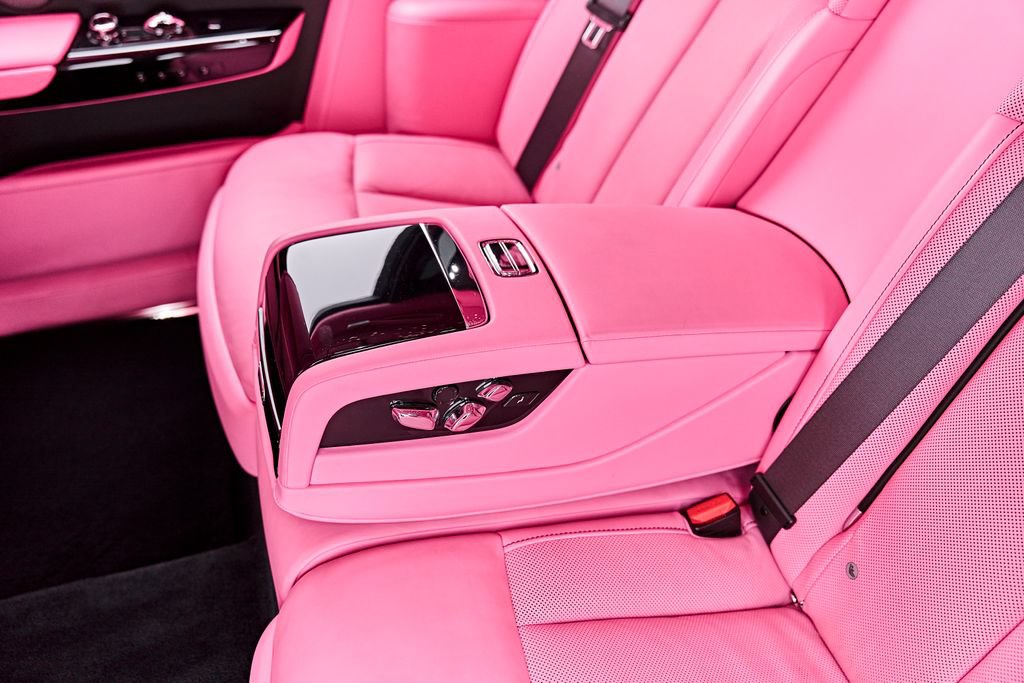 Used 2024 Rolls-Royce Phantom Sedan w/ The Phantom Package RWD image 58
