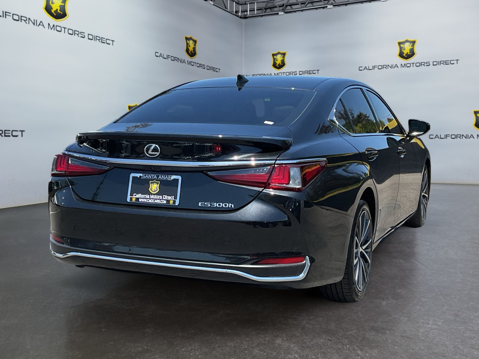 Used 2025 Lexus ES 300h w/ Premium Package FWD image 5