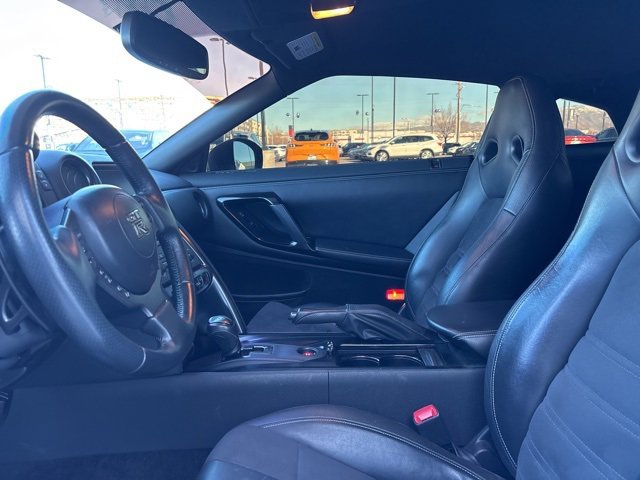 Used 2015 Nissan GT-R Premium image 16