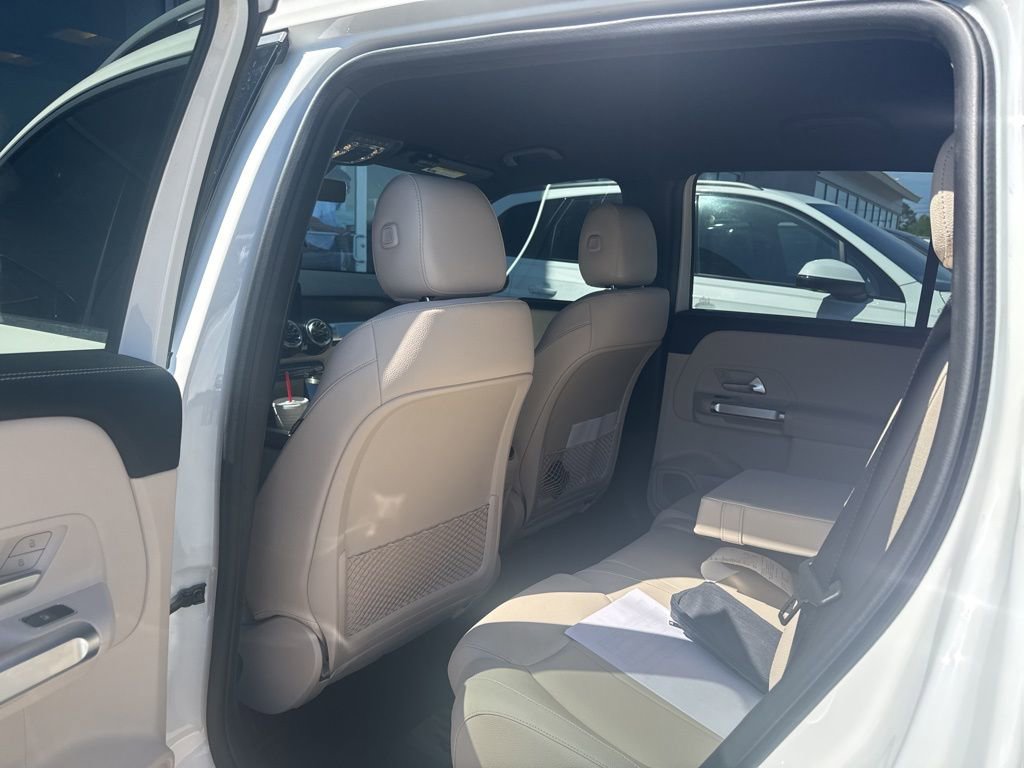 Used 2025 Mercedes-Benz GLB 250 image 7