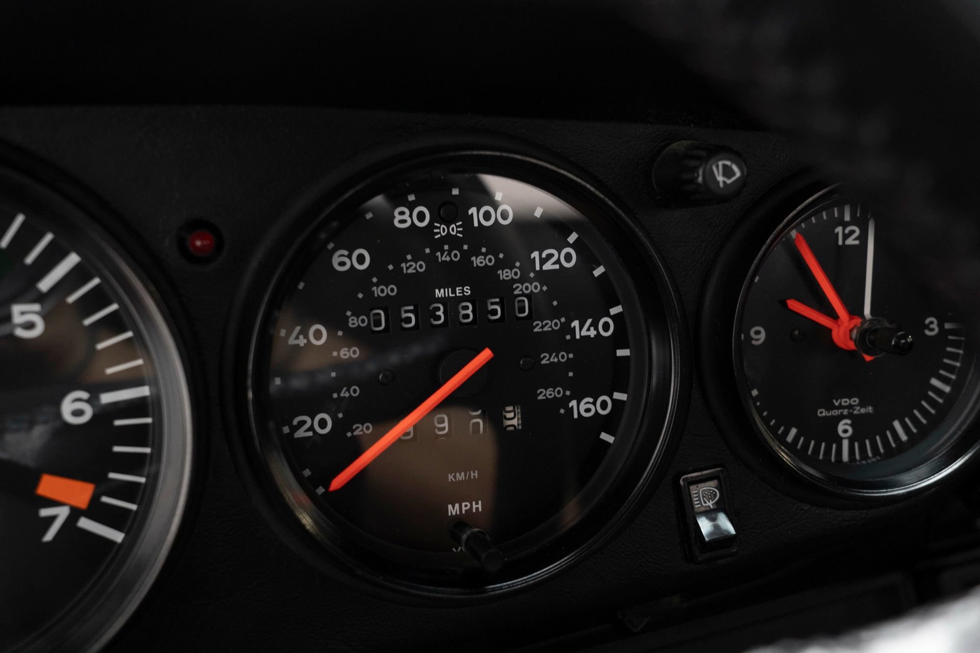 Used 1988 Porsche 911 Carrera RWD image 27