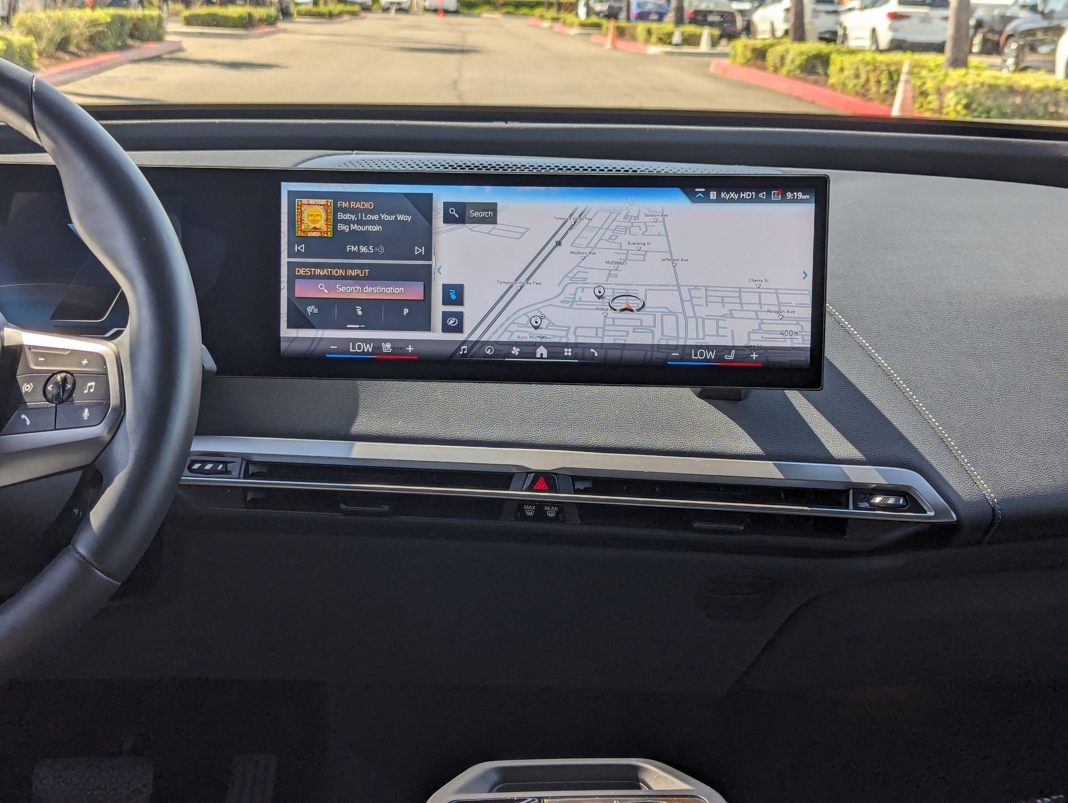 Used 2025 BMW iX xDrive50 w/ Premium Package image 31