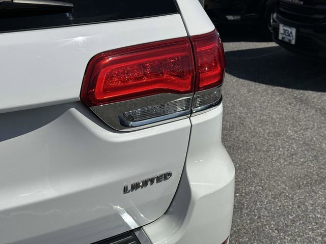 Used 2018 Jeep Grand Cherokee Limited w/ Luxury Group II image 29