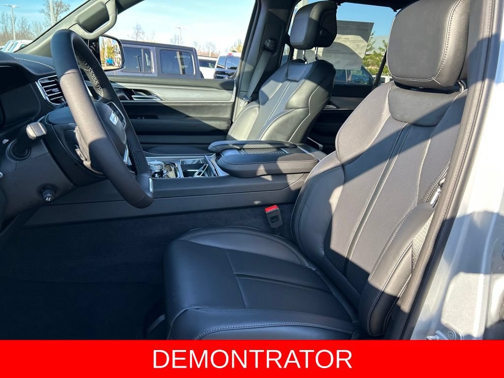 New 2026 Jeep Grand Wagoneer Limited AWD/4WD image 22