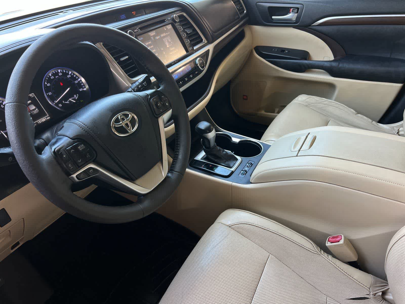 Used 2015 Toyota Highlander Limited FWD image 12