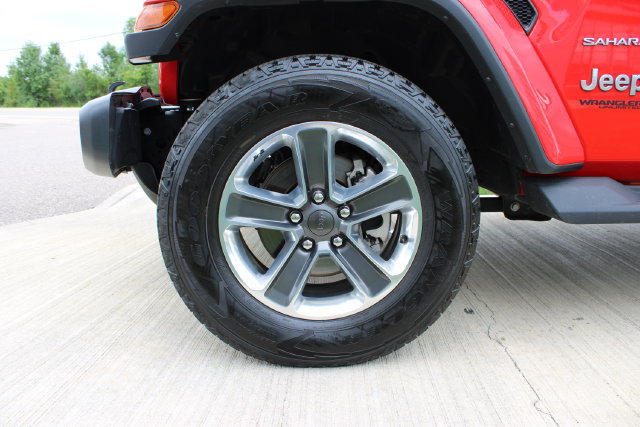 Used 2022 Jeep Wrangler Unlimited Sahara AWD/4WD image 26